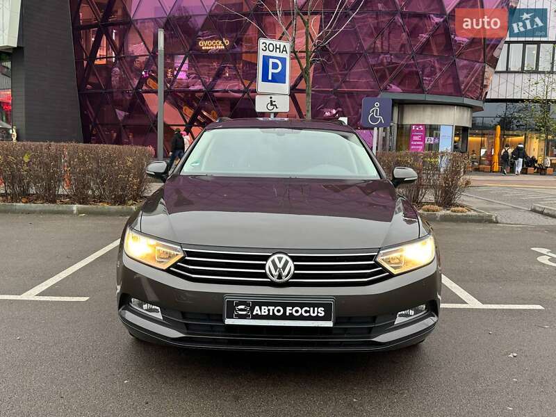 Универсал Volkswagen Passat 2017 в Киеве