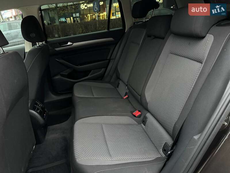 Универсал Volkswagen Passat 2017 в Киеве