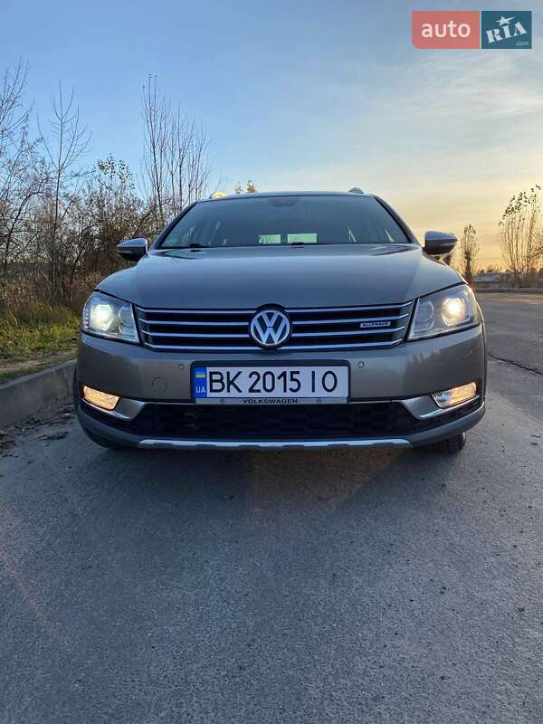 Универсал Volkswagen Passat 2014 в Вараше