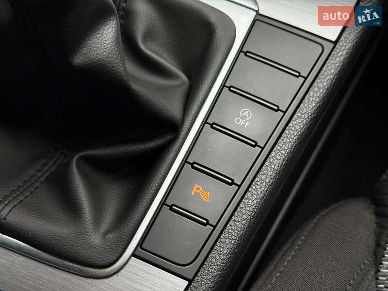 Универсал Volkswagen Passat 2012 в Ровно