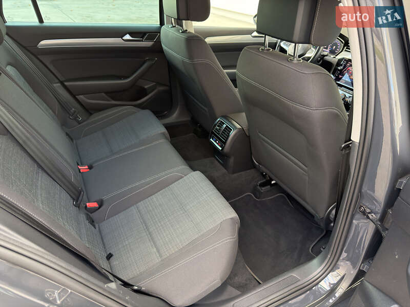 Универсал Volkswagen Passat 2020 в Луцке