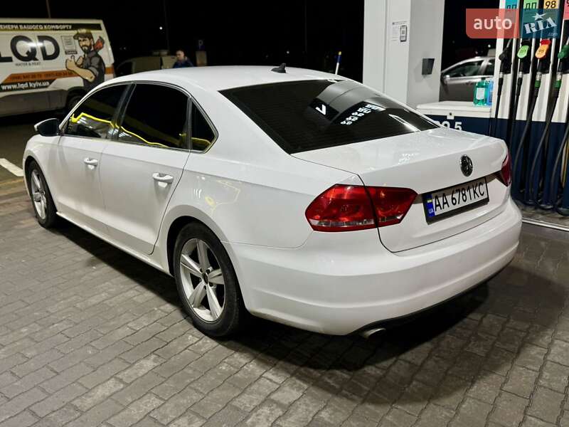 Седан Volkswagen Passat 2011 в Киеве