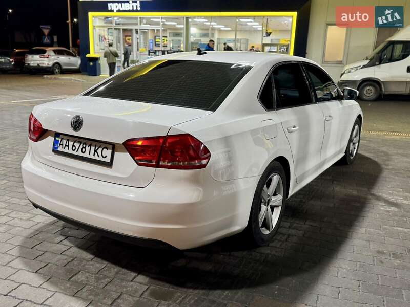 Седан Volkswagen Passat 2011 в Киеве