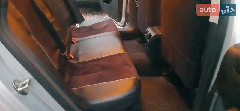 Универсал Volkswagen Passat 2005 в Киеве фото 10 Универсал Volkswagen Passat 2005 в Киеве