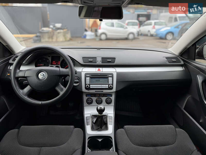 Универсал Volkswagen Passat 2008 в Ровно