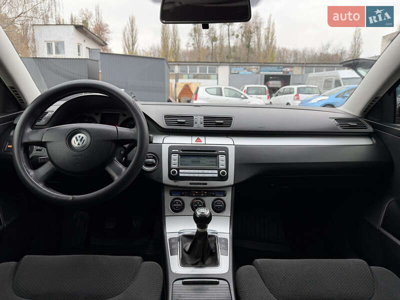 Универсал Volkswagen Passat 2008 в Ровно