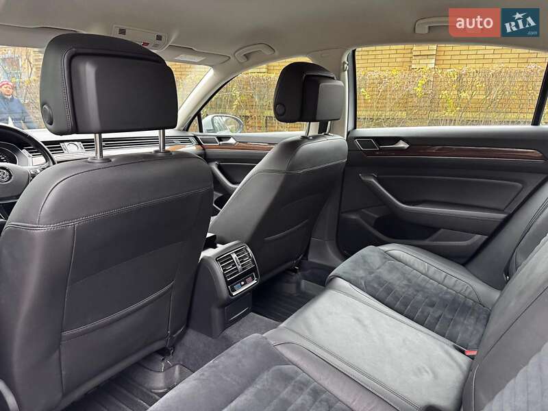 Седан Volkswagen Passat 2018 в Киеве