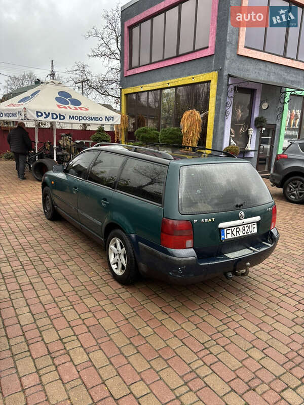 Универсал Volkswagen Passat 2000 в Коростене