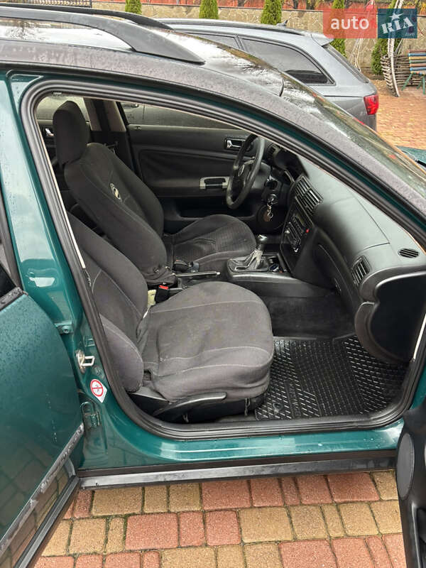 Универсал Volkswagen Passat 2000 в Коростене