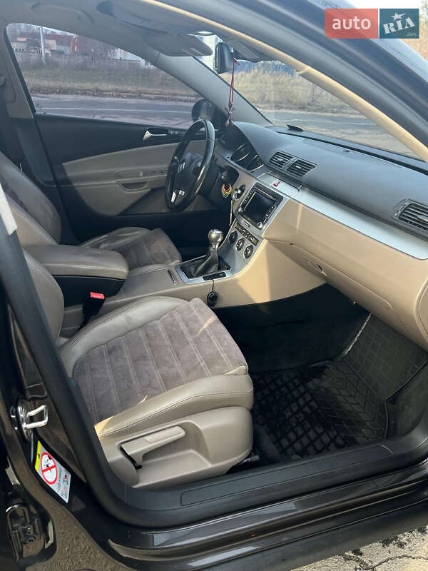 Универсал Volkswagen Passat 2009 в Киеве