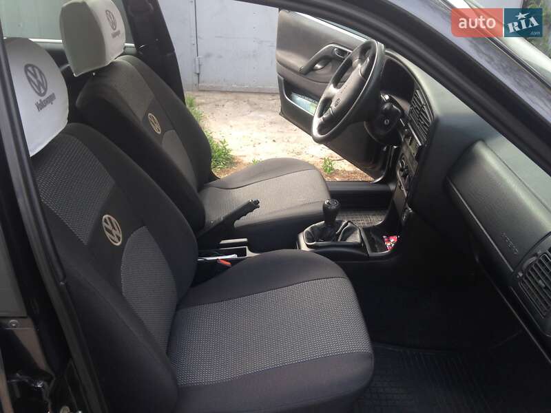 Седан Volkswagen Passat 1993 в Одессе фото 6 Седан Volkswagen Passat 1993 в Одессе