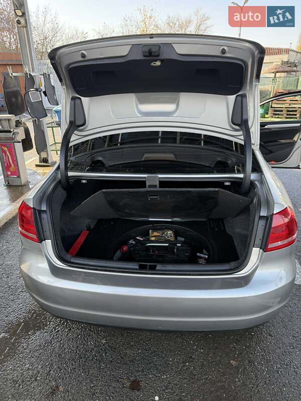 Седан Volkswagen Passat 2012 в Измаиле