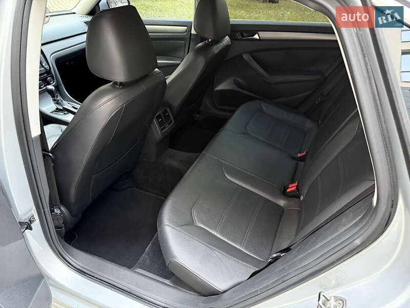 Седан Volkswagen Passat 2014 в Киеве