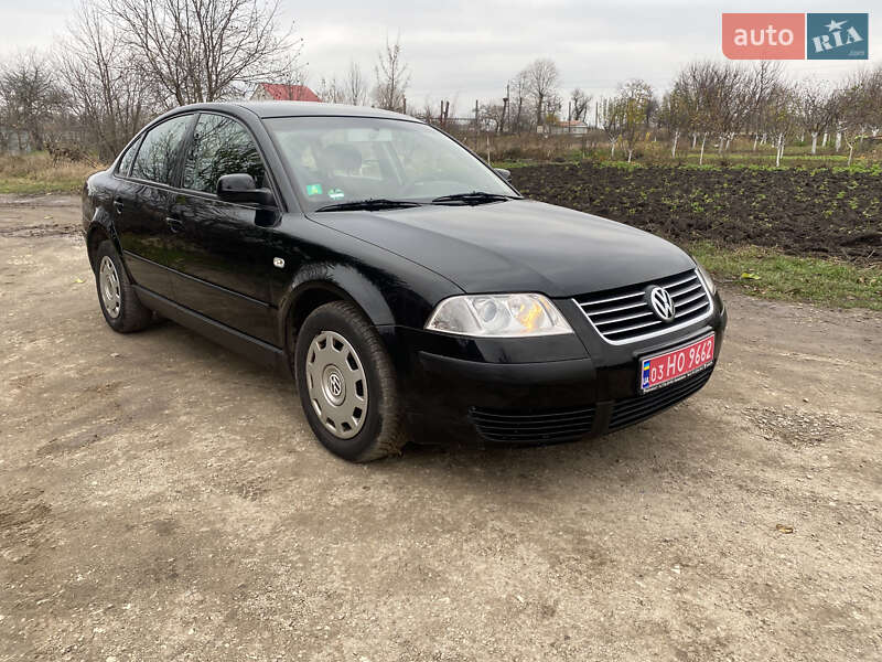 Седан Volkswagen Passat 2002 в Турбовом
