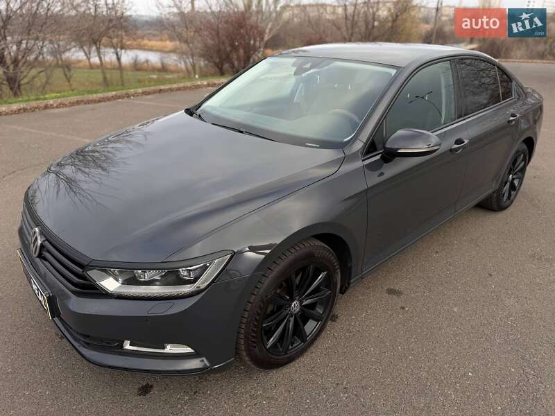 Седан Volkswagen Passat 2015 в Кривом Роге