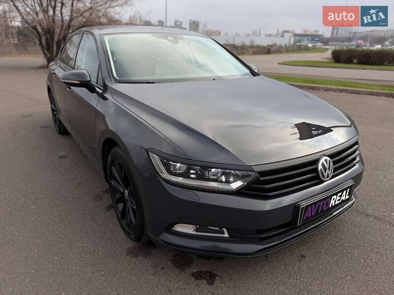 Седан Volkswagen Passat 2015 в Кривом Роге