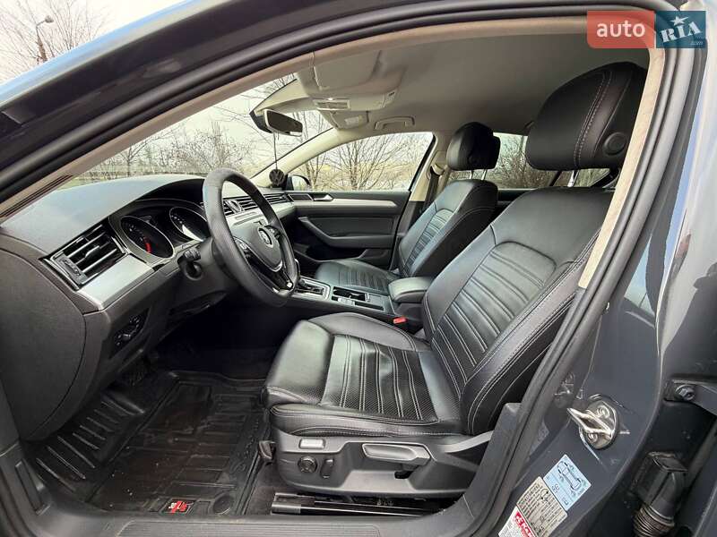 Седан Volkswagen Passat 2015 в Кривом Роге