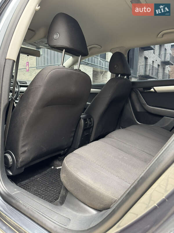 Универсал Volkswagen Passat 2013 в Ивано-Франковске