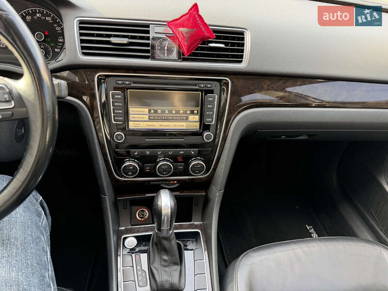 Седан Volkswagen Passat 2014 в Одессе