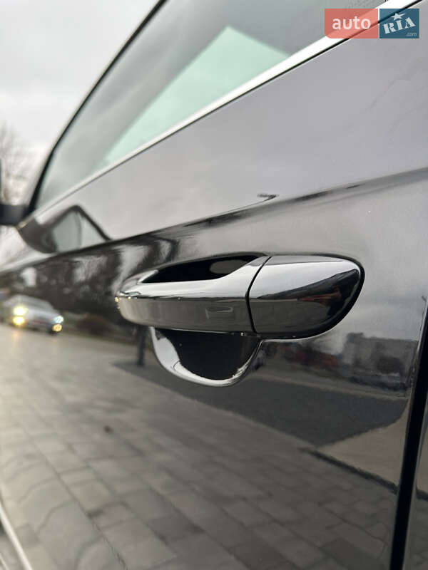 Універсал Volkswagen Passat 2011 в Луцьку