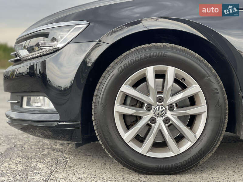 Універсал Volkswagen Passat 2017 в Ужгороді