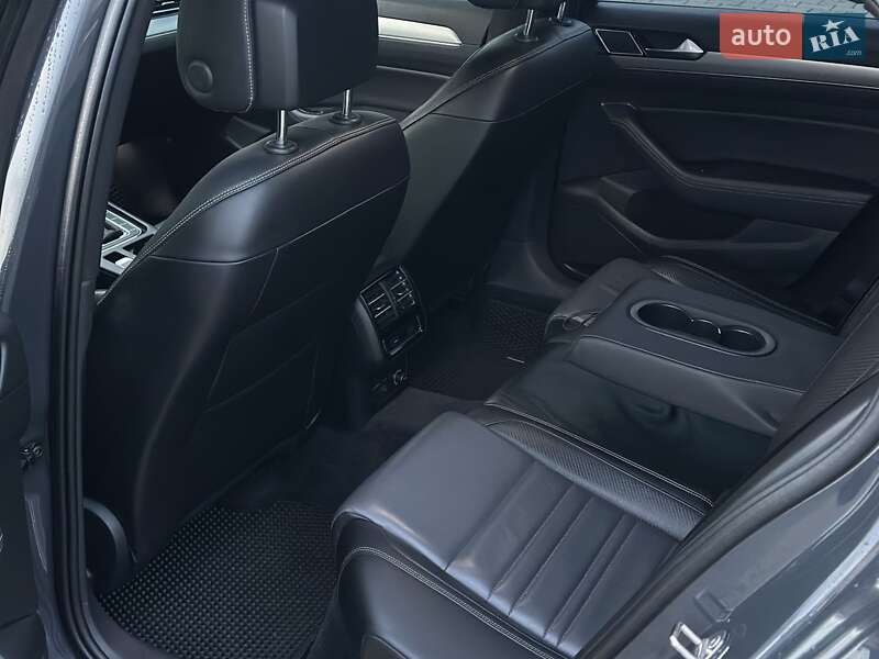 Универсал Volkswagen Passat 2015 в Черновцах