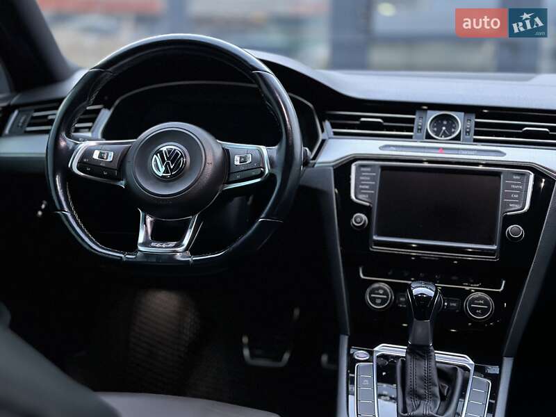 Универсал Volkswagen Passat 2015 в Черновцах