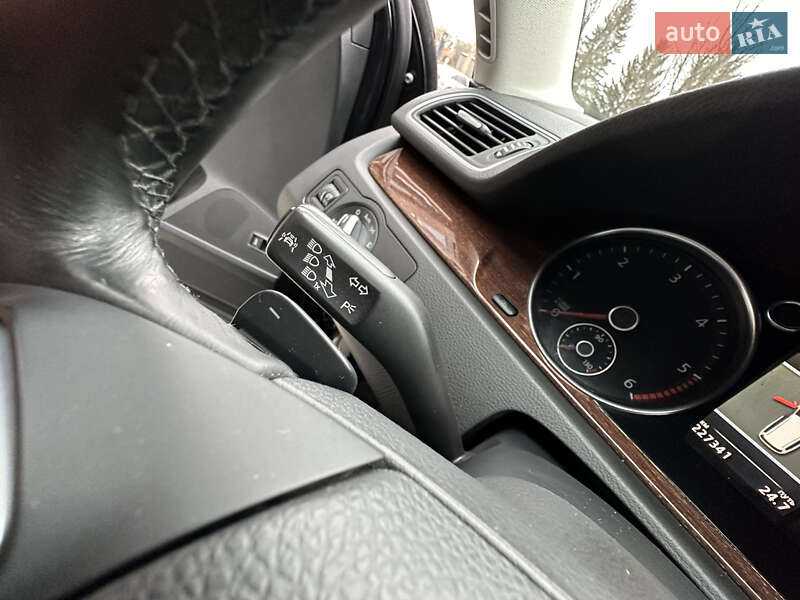 Універсал Volkswagen Passat 2011 в Луцьку