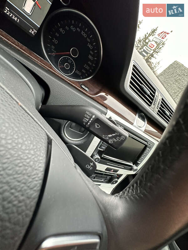 Універсал Volkswagen Passat 2011 в Луцьку