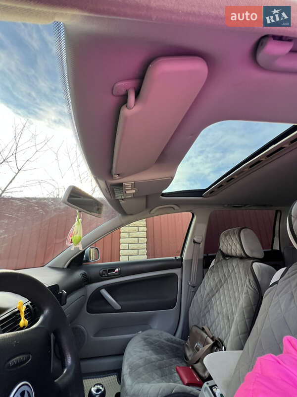 Универсал Volkswagen Passat 2002 в Житомире
