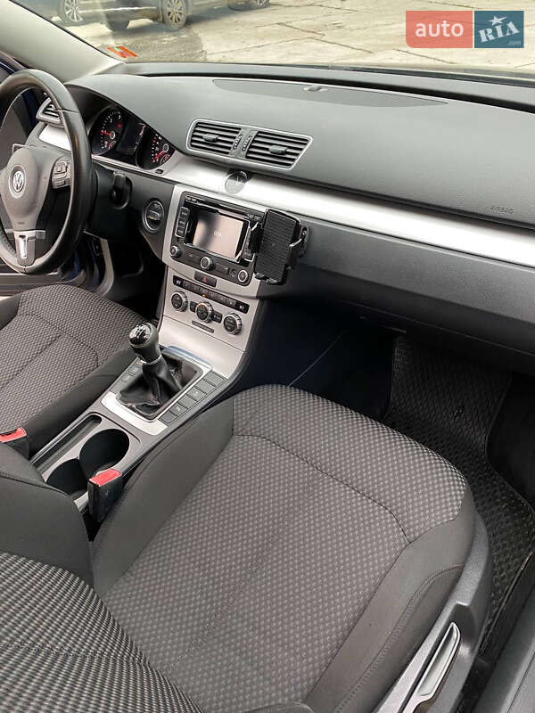 Универсал Volkswagen Passat 2013 в Черновцах