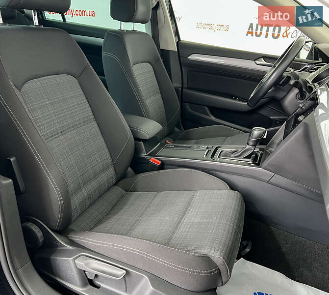 Универсал Volkswagen Passat 2021 в Львове