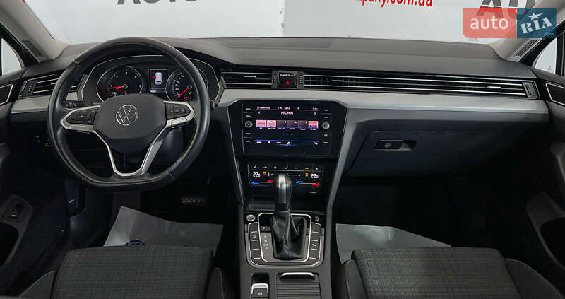 Универсал Volkswagen Passat 2021 в Львове