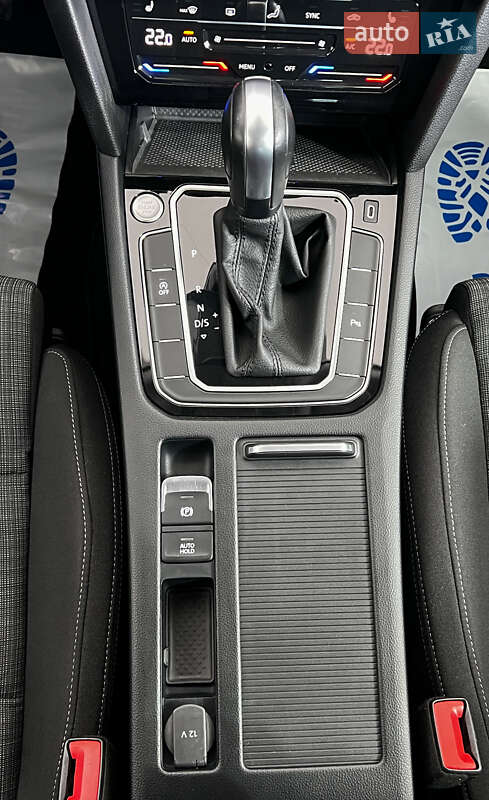 Универсал Volkswagen Passat 2021 в Львове