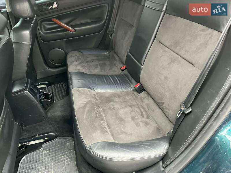 Седан Volkswagen Passat 2001 в Вишневом