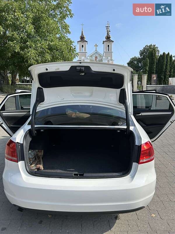 Седан Volkswagen Passat 2015 в Хмельницком