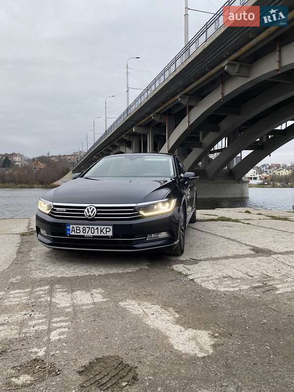 Седан Volkswagen Passat 2015 в Виннице