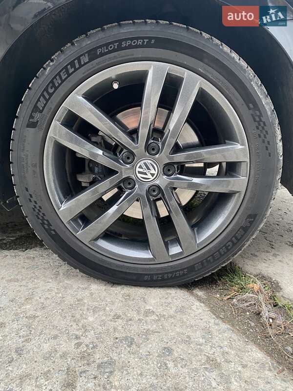 Седан Volkswagen Passat 2015 в Виннице