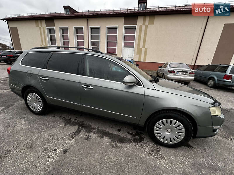 Универсал Volkswagen Passat 2005 в Любешове
