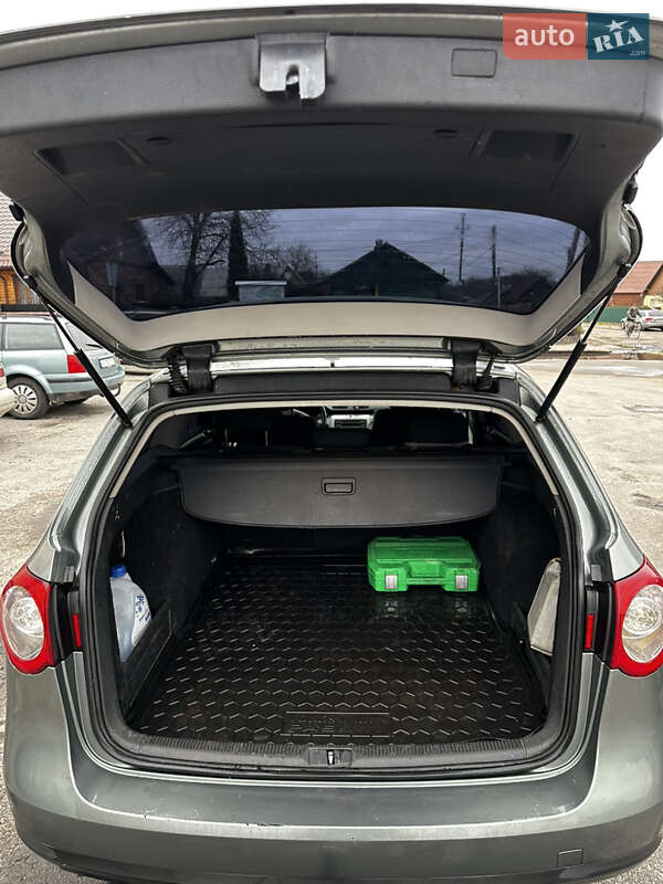 Универсал Volkswagen Passat 2005 в Любешове