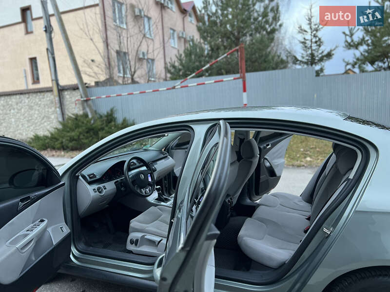 Седан Volkswagen Passat 2006 в Тернополе