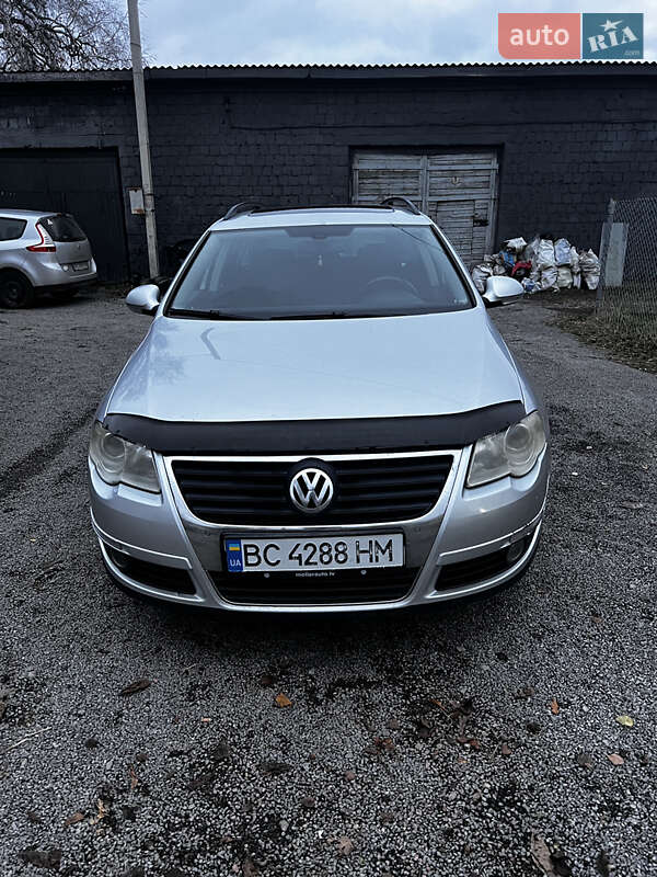Универсал Volkswagen Passat 2008 в Сокале