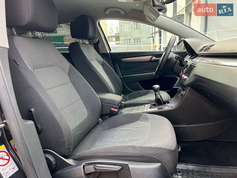Седан Volkswagen Passat 2010 в Хмельницькому