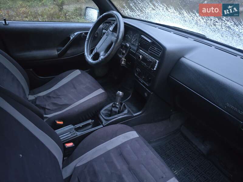 Універсал Volkswagen Passat 1995 в Сторожинці