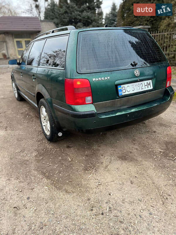 Седан Volkswagen Passat 1998 в Львове