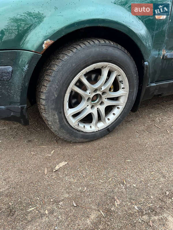 Седан Volkswagen Passat 1998 в Львове