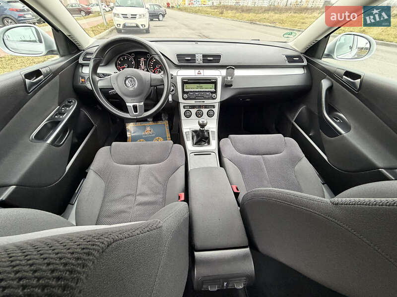 Седан Volkswagen Passat 2009 в Виннице