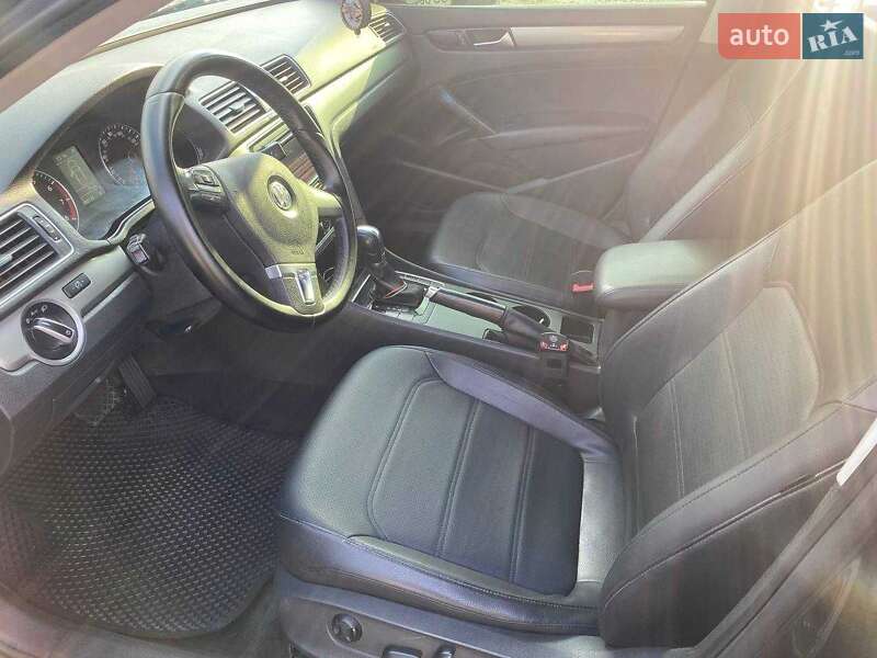 Седан Volkswagen Passat 2012 в Кропивницком