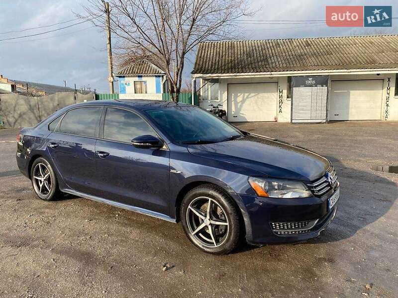 Седан Volkswagen Passat 2012 в Кропивницком