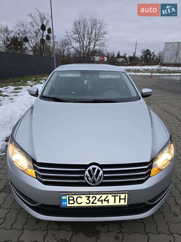 Седан Volkswagen Passat 2012 в Стрые